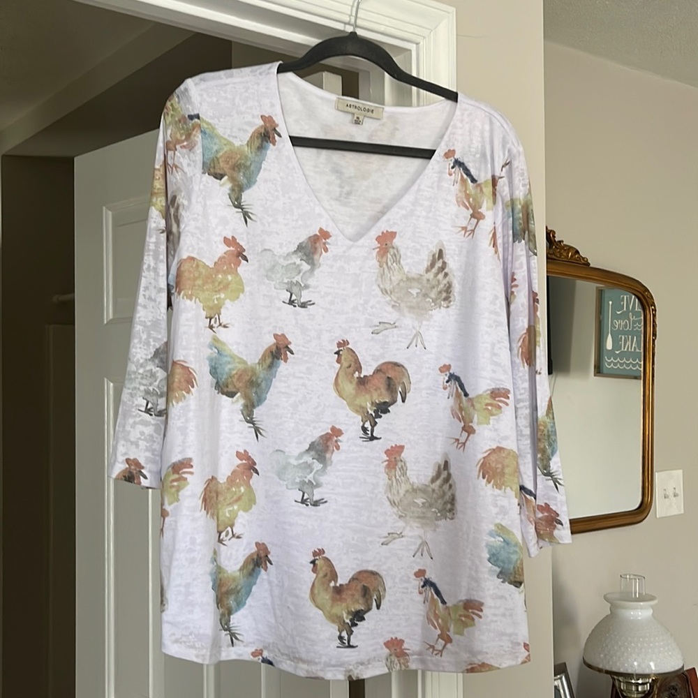 XL half sleeve ladies shirt with chickens & roosters